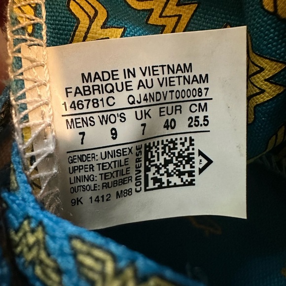 Wonder Woman Hi Top Converse - Picture 13 of 14